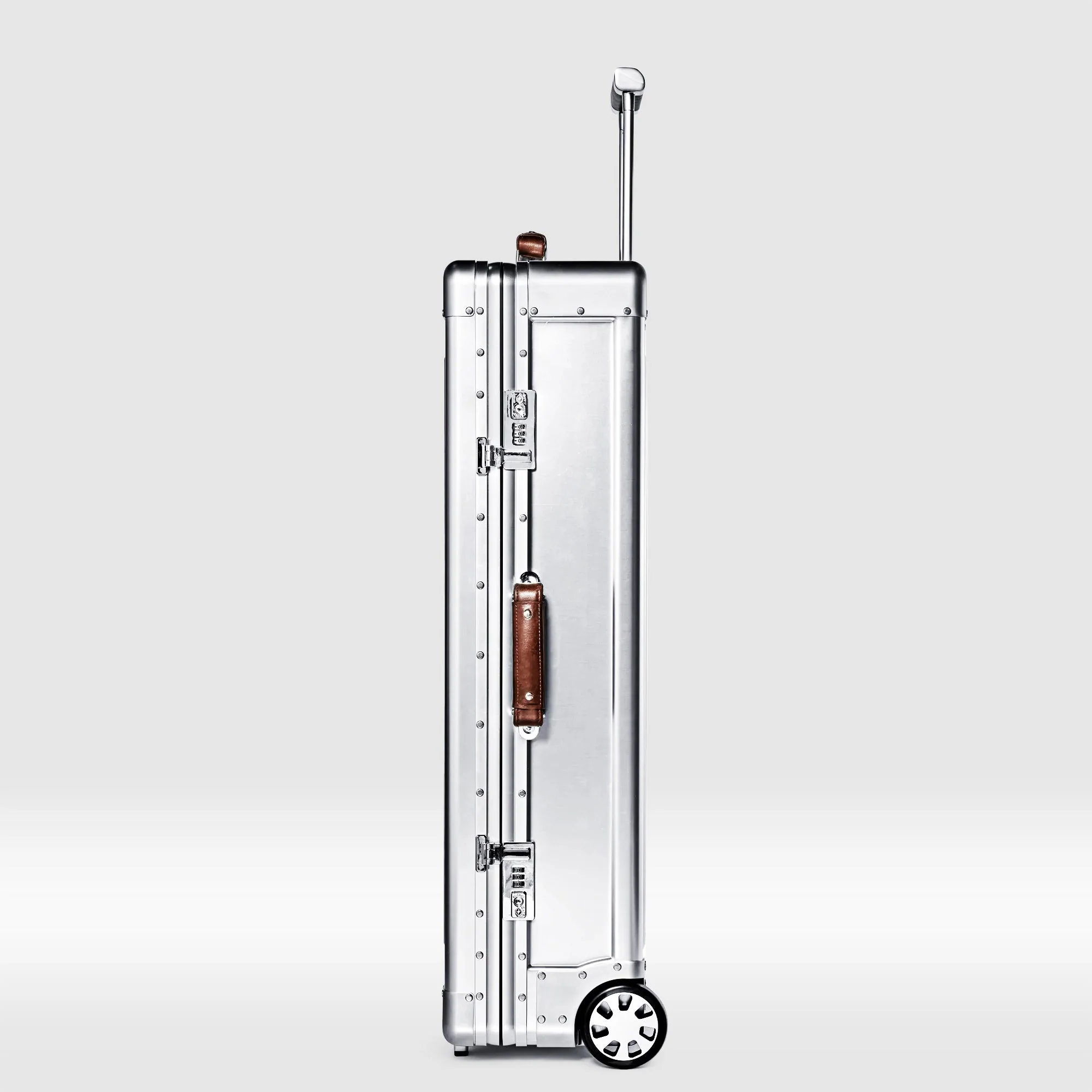 80L Check-In Travel Case - Image 9
