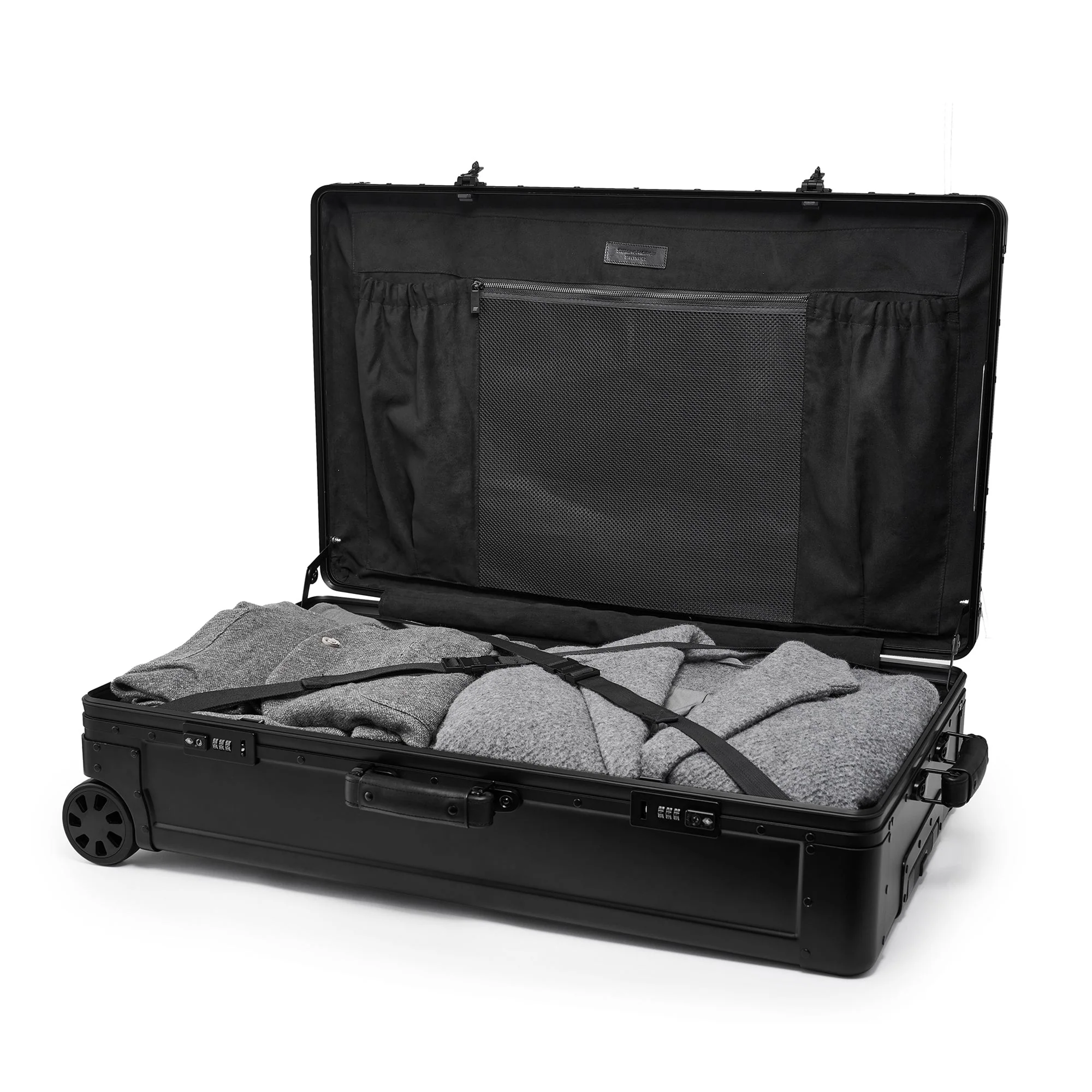 80L Check-In Travel Case - Image 10