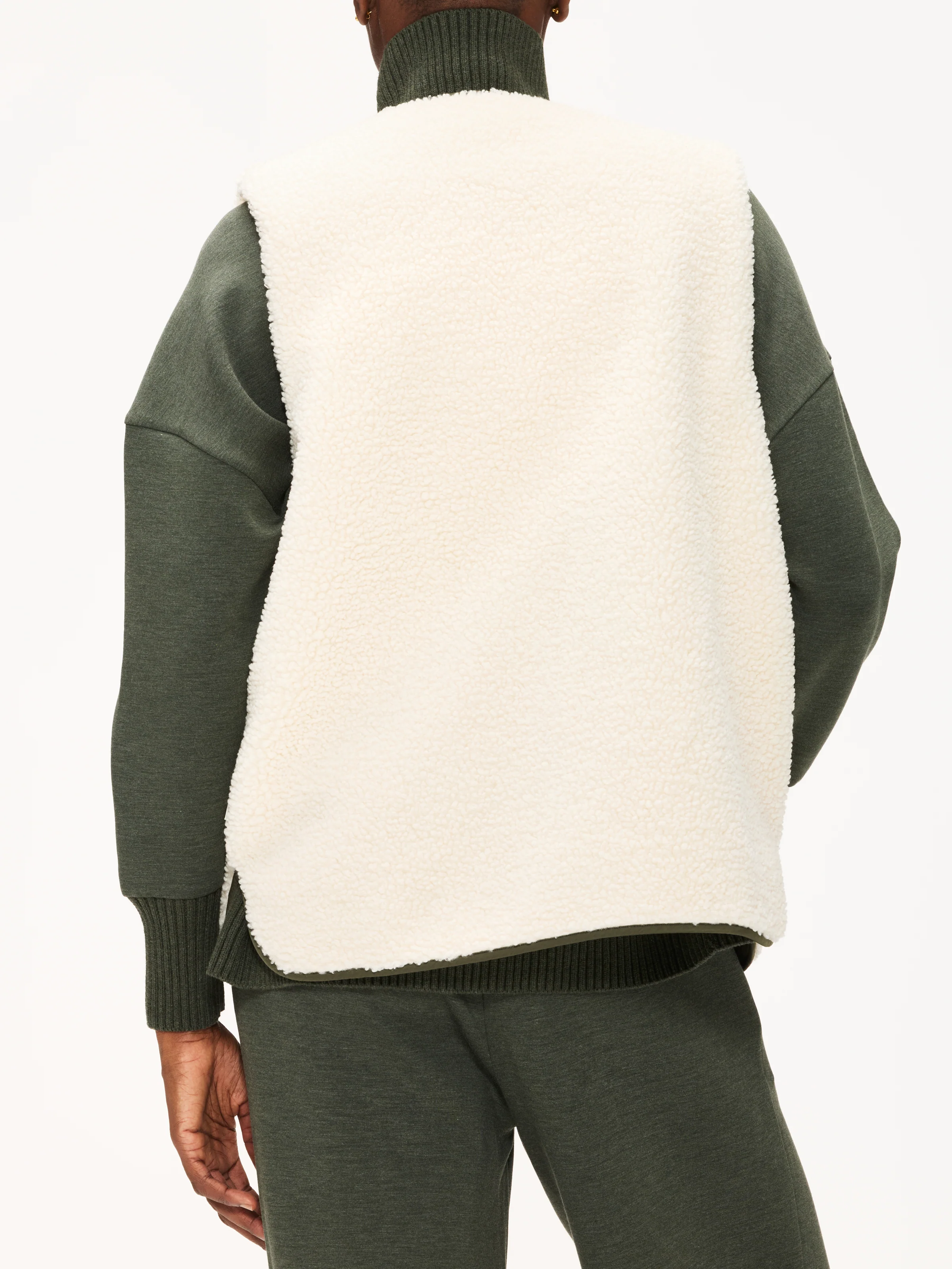 Varley Audrea Reversible Gilet - Image 3